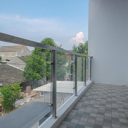 Hotel Reddoorz Syariah Near Alun Alun Temanggung Exterior foto