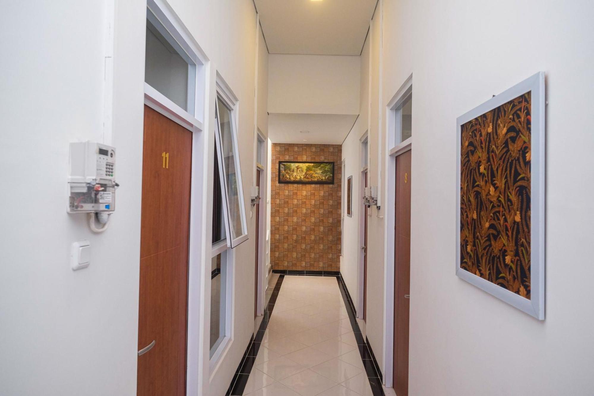 Hotel Reddoorz Syariah Near Alun Alun Temanggung Exterior foto
