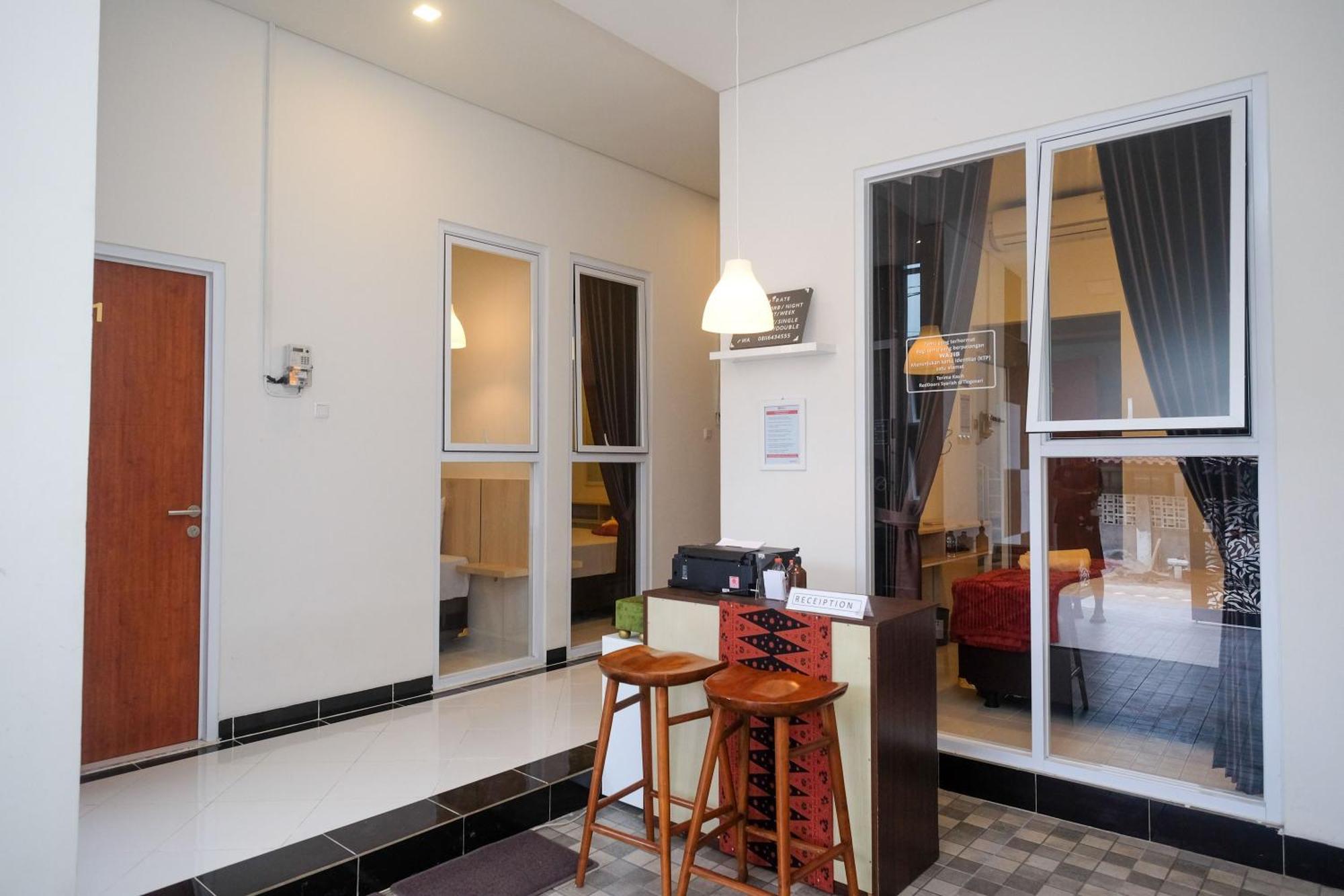 Hotel Reddoorz Syariah Near Alun Alun Temanggung Exterior foto