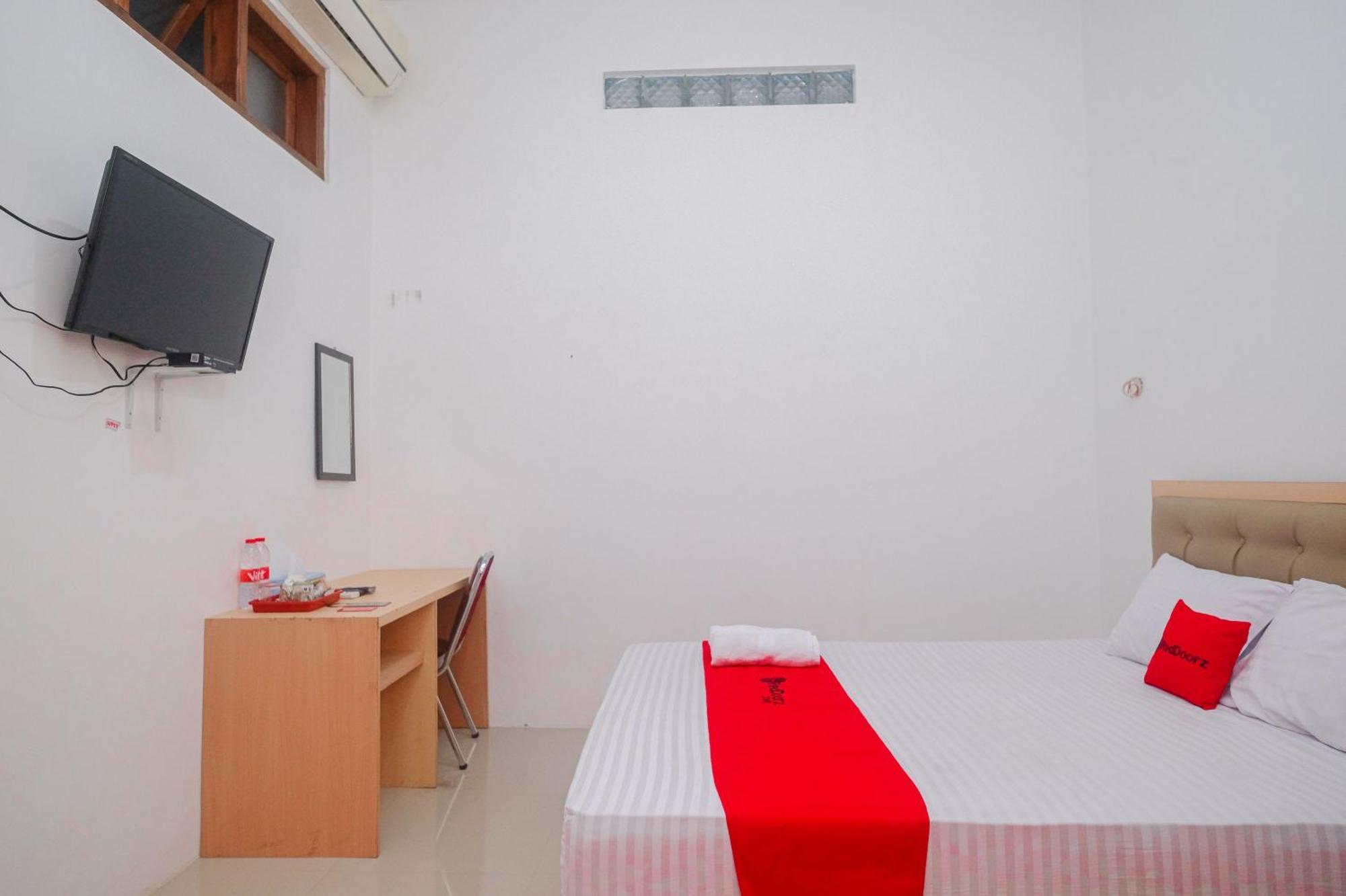 Hotel Reddoorz Syariah Near Alun Alun Temanggung Exterior foto